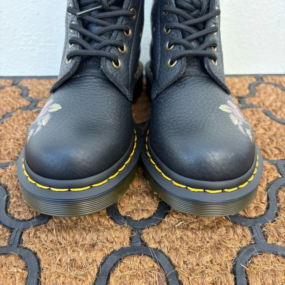 Dr. Martens Women's 1460 Decayed Roses Leather Combat Ankle Boots Black Size 6 - Picture 7 of 8